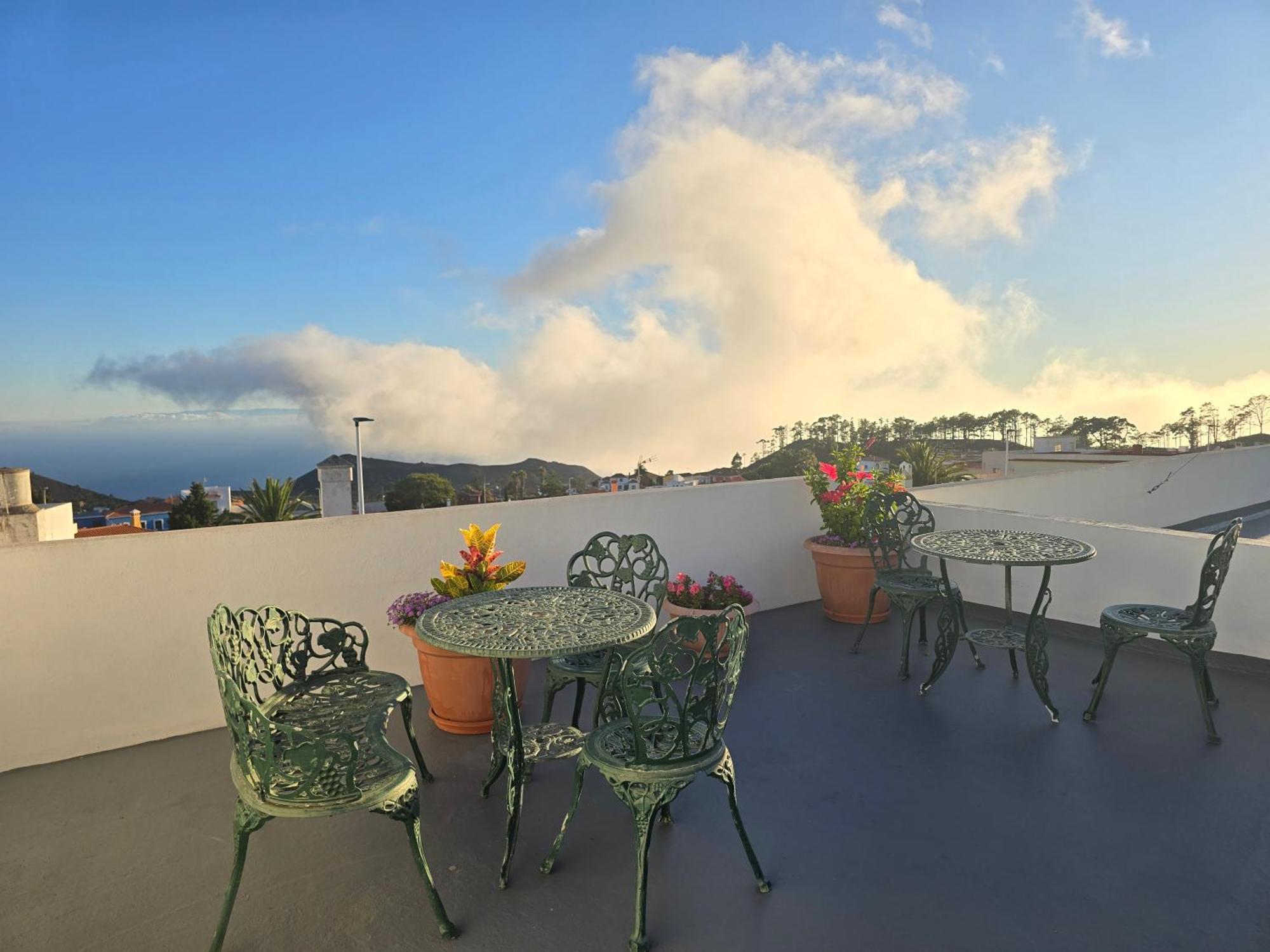 Apartamentos Los Volcanes Fuencaliente de la Palma Bagian luar foto
