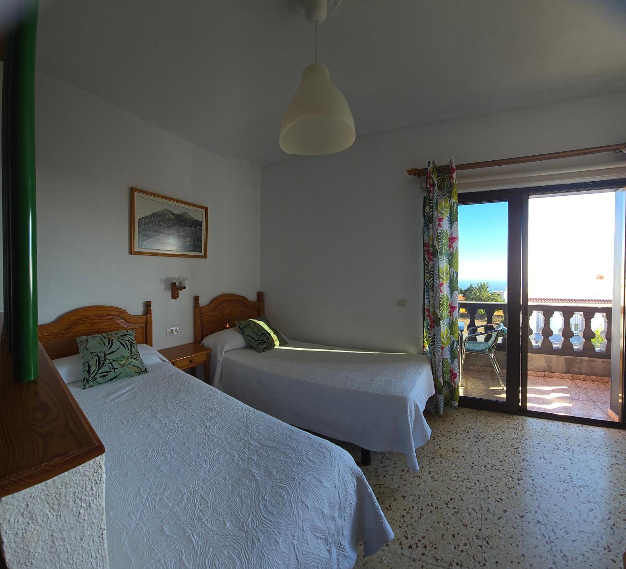 Apartamentos Los Volcanes Fuencaliente de la Palma Bagian luar foto